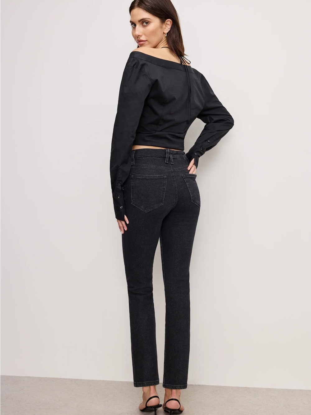 Good American Straight Leg Jeans — Black